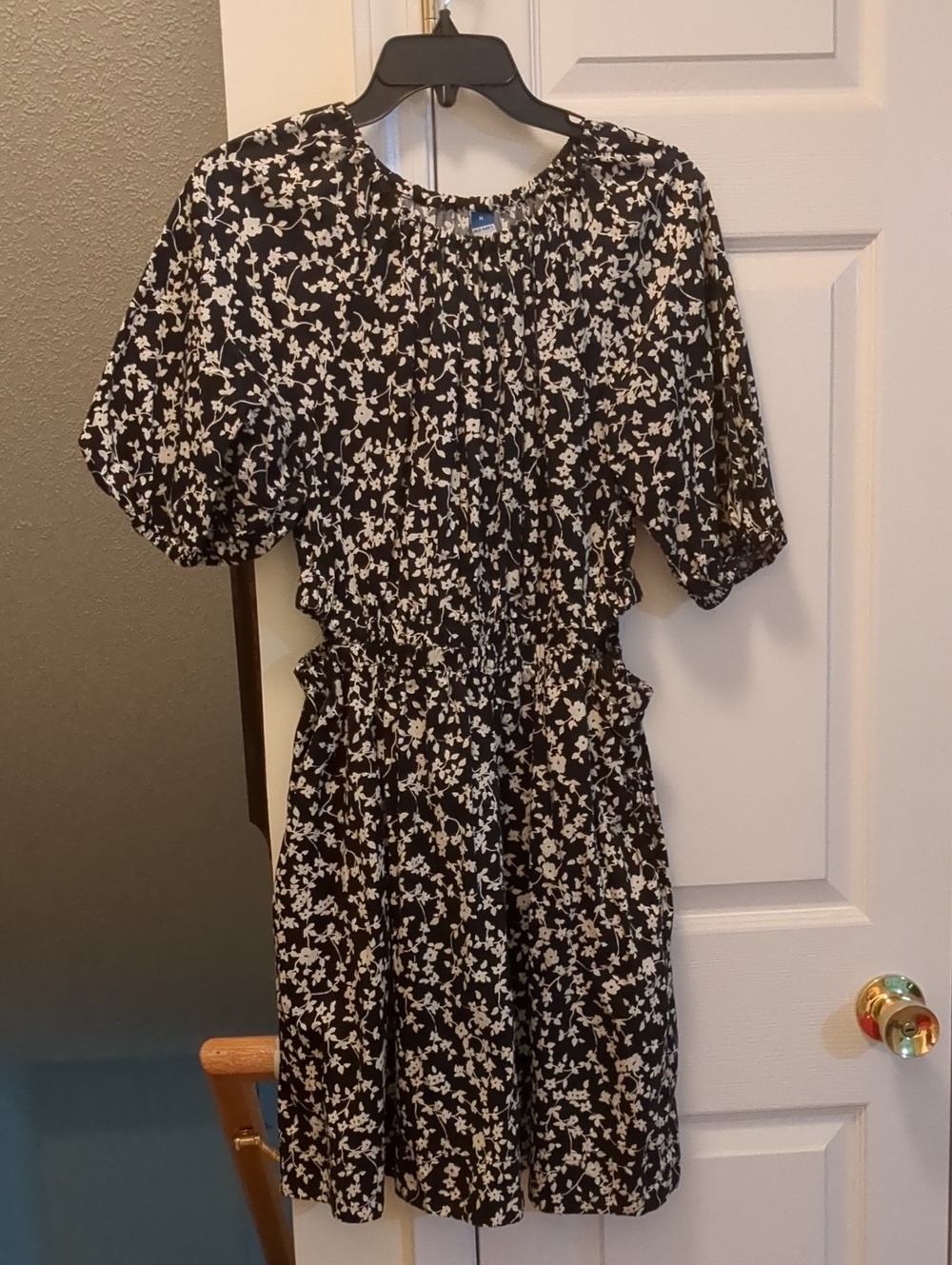 Old Navy Black and White Floral Mini Dress